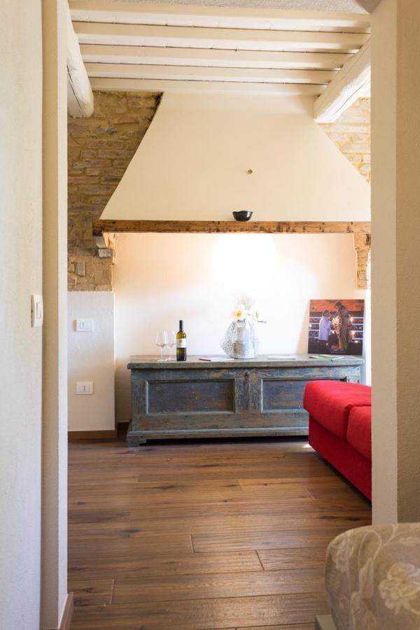 Il Maramaldo Bed&Breakfast-Restaurant Lajatico Bagian luar foto