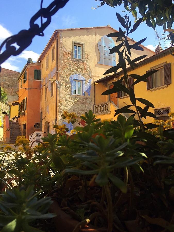 Il Maramaldo Bed&Breakfast-Restaurant Lajatico Bagian luar foto